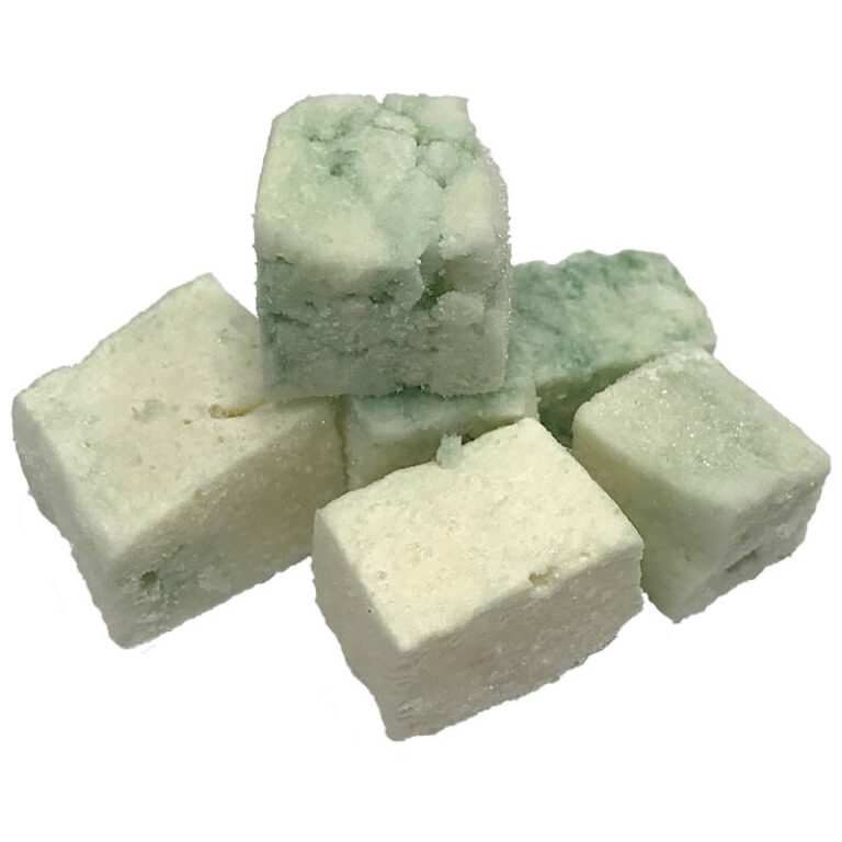 Happy Days - Raw Goat Cheese Treats with Spirulina - Detail